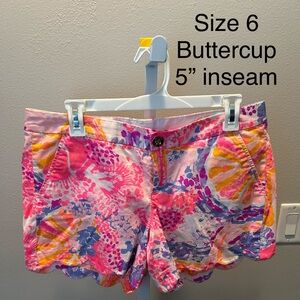 Lilly pulitzer size 6 buttercup shorts 5” inseam 
Excellent used condition!